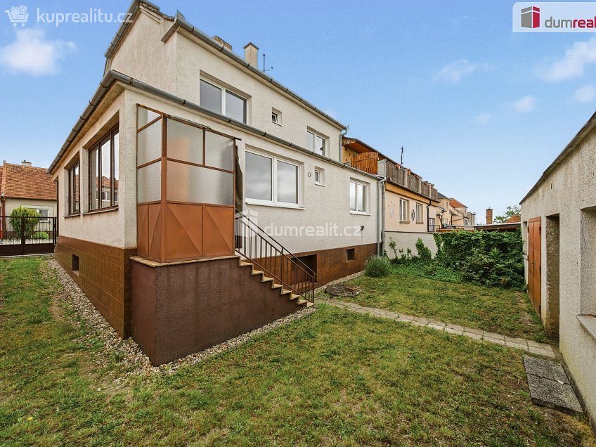 Prodej  rodinného domu 180 m^2 Padělky, Tvrdonice 