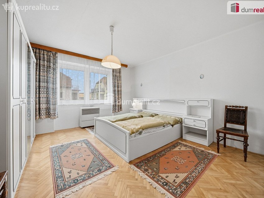 Prodej  rodinného domu 180 m^2 Padělky, Tvrdonice 