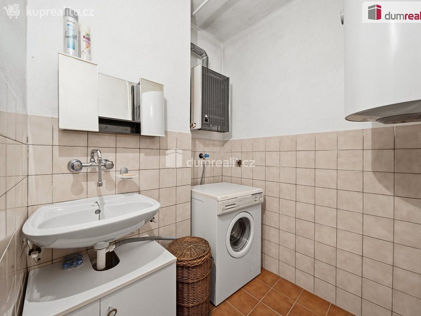 Prodej  rodinného domu 180 m^2 Padělky, Tvrdonice 