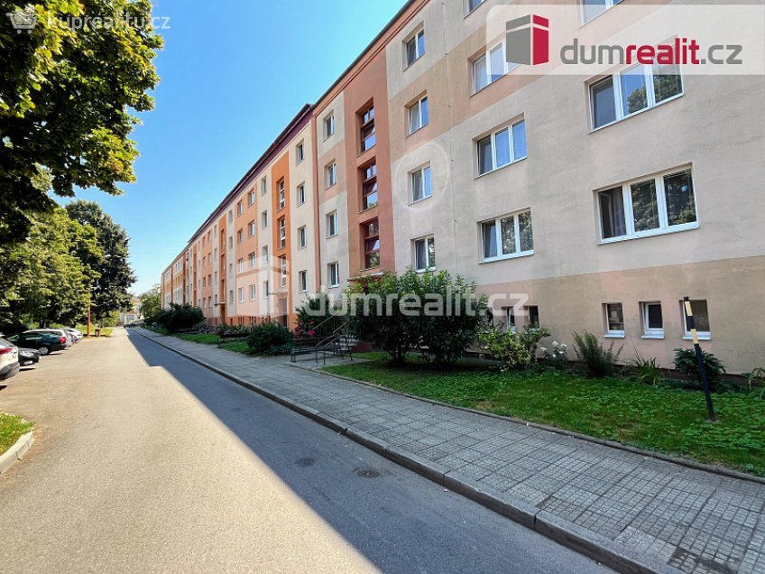 Pronájem bytu 3+1 70 m^2 náměstí Republiky, Uherské Hradiště 