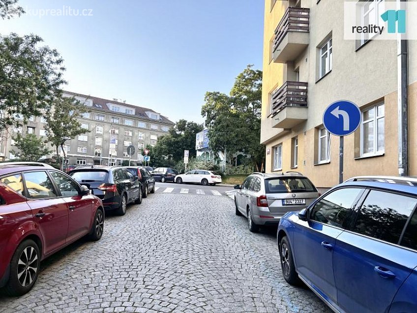 Pronájem bytu 1+1 24 m^2 Gruzínská, Praha 10 