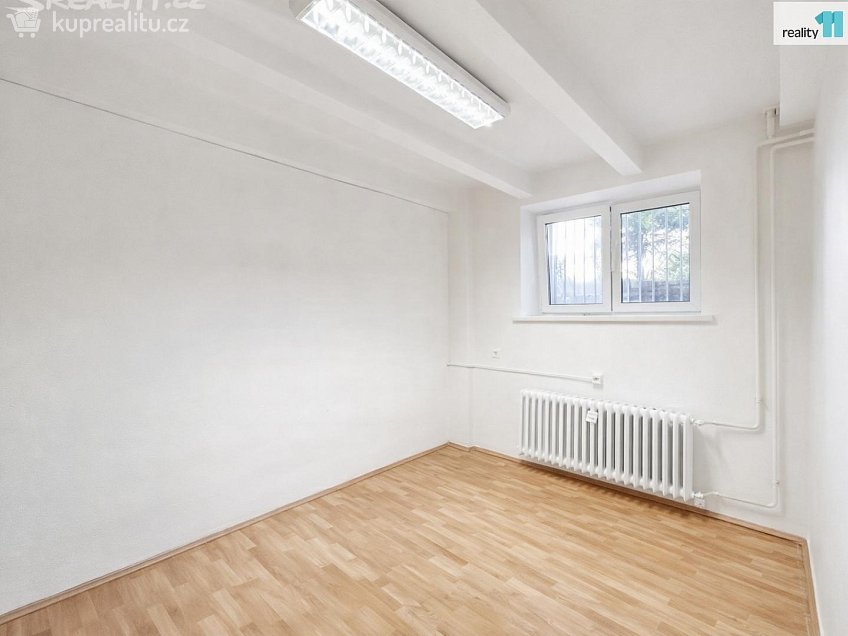 Pronájem bytu 1+1 24 m^2 Gruzínská, Praha 10 