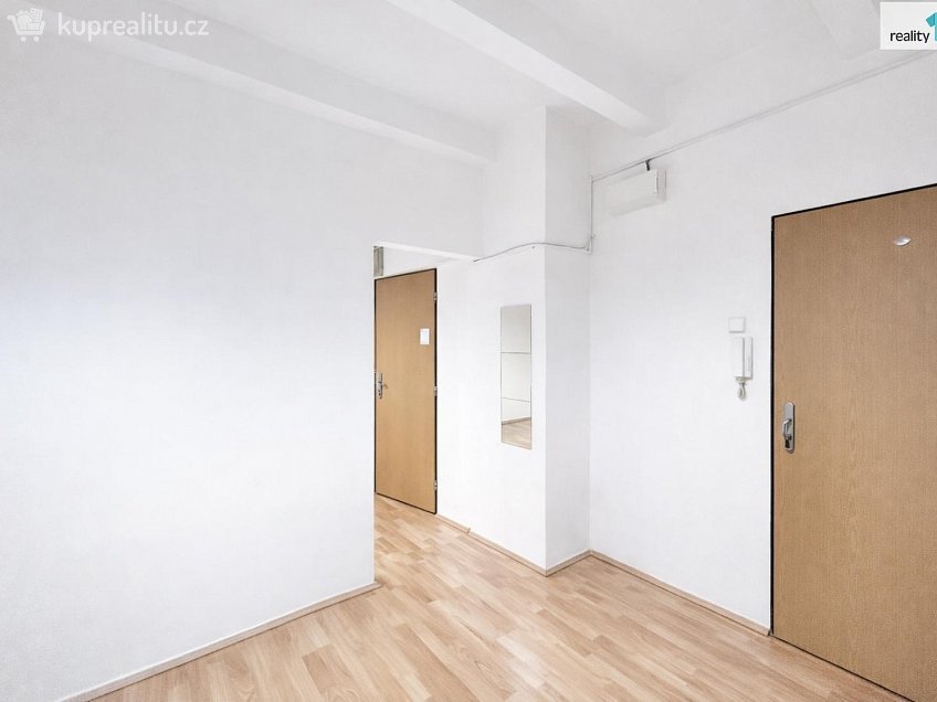 Pronájem bytu 1+1 24 m^2 Gruzínská, Praha 10 