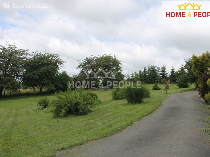 Prodej  stavebního pozemku 3561 m^2 Na Skalách, Sedlčany 