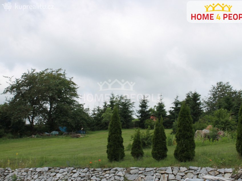 Prodej  stavebního pozemku 3561 m^2 Na Skalách, Sedlčany 