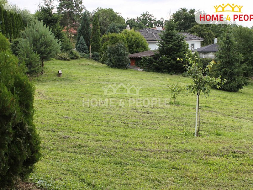 Prodej  stavebního pozemku 3561 m^2 Na Skalách, Sedlčany 