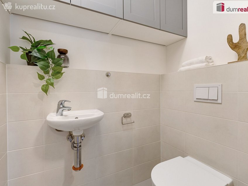 Prodej bytu 3+kk 72 m^2 Loosova, Praha 11 