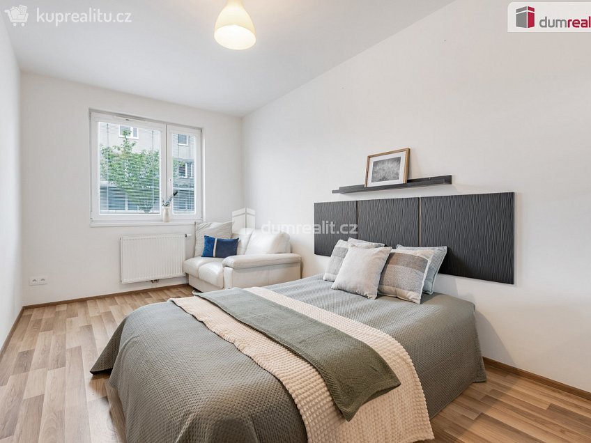 Prodej bytu 3+kk 72 m^2 Loosova, Praha 11 