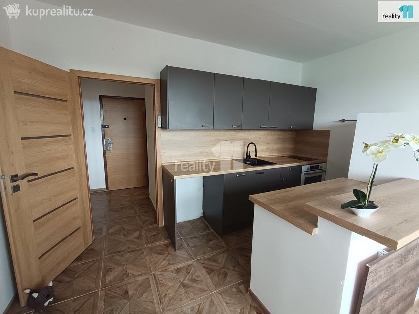 Pronájem bytu 2+kk 40 m^2 Hradecká, Česká Lípa 