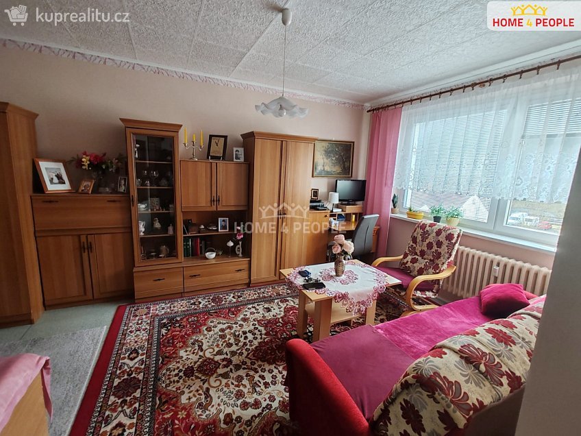 Prodej bytu 2+kk 40 m^2 Pod nádražím, Kraslice 