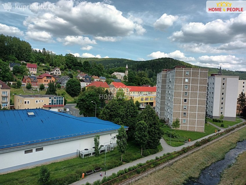 Prodej bytu 2+kk 40 m^2 Pod nádražím, Kraslice 