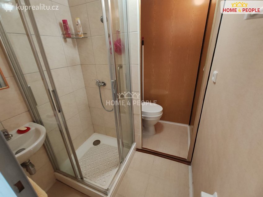 Prodej bytu 2+kk 40 m^2 Pod nádražím, Kraslice 