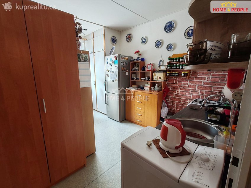 Prodej bytu 2+kk 40 m^2 Pod nádražím, Kraslice 