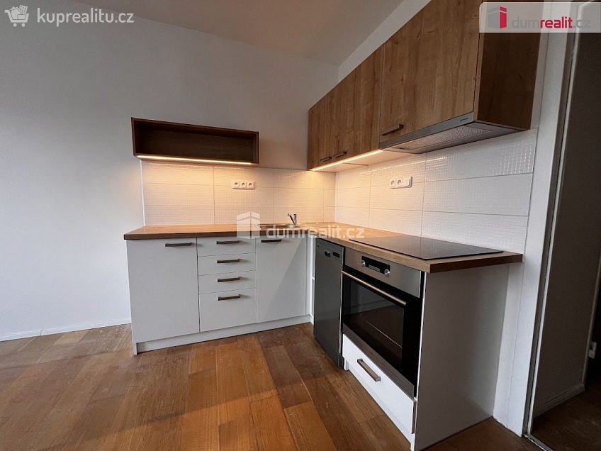 Pronájem bytu 2+kk 36 m^2 U Trojáku, Zlín 