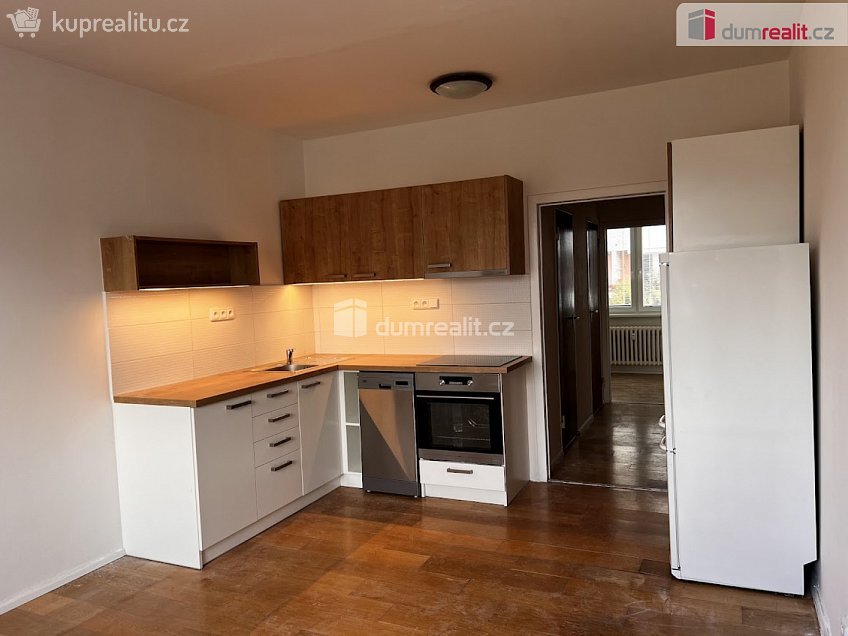 Pronájem bytu 2+kk 36 m^2 U Trojáku, Zlín 