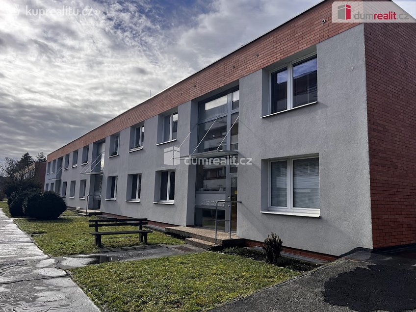 Pronájem bytu 2+kk 36 m^2 U Trojáku, Zlín 
