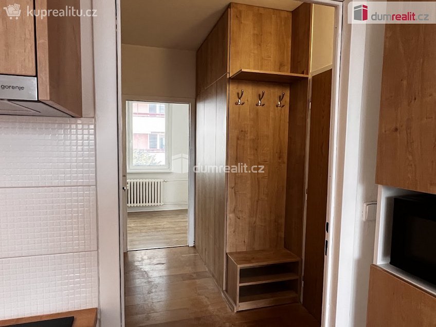 Pronájem bytu 2+kk 36 m^2 U Trojáku, Zlín 