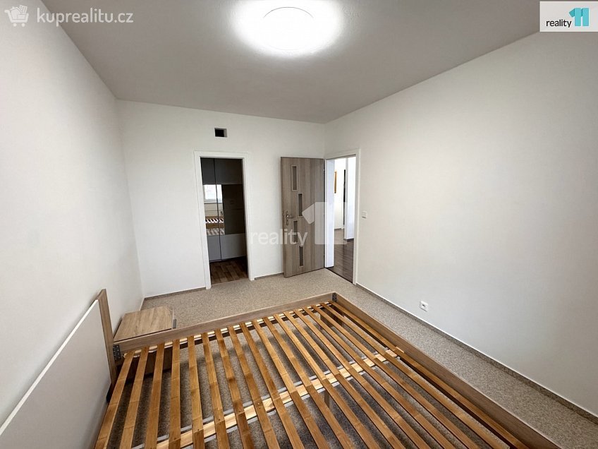 Pronájem bytu 2+kk 63 m^2 U kříže, Praha 5 