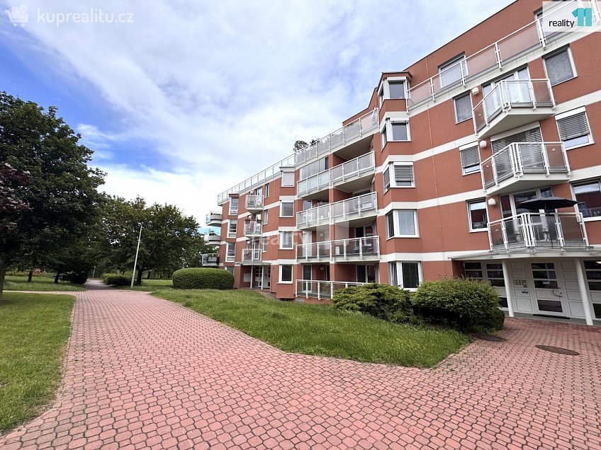 Pronájem bytu 2+kk 63 m^2 U kříže, Praha 5 