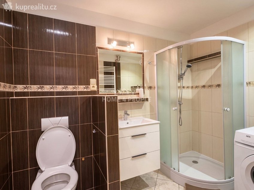 Pronájem bytu 2+kk 41 m^2 Riegrova, České Budějovice 