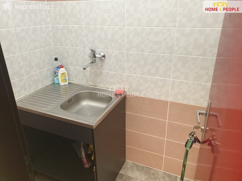 Pronájem  kanceláře 35 m^2 Nová Pražská, Benešov 