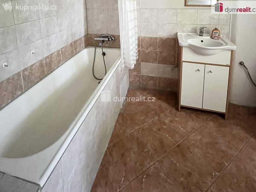 Pronájem bytu 2+1 62 m^2 Nádražní, Frenštát pod Radhoštěm 