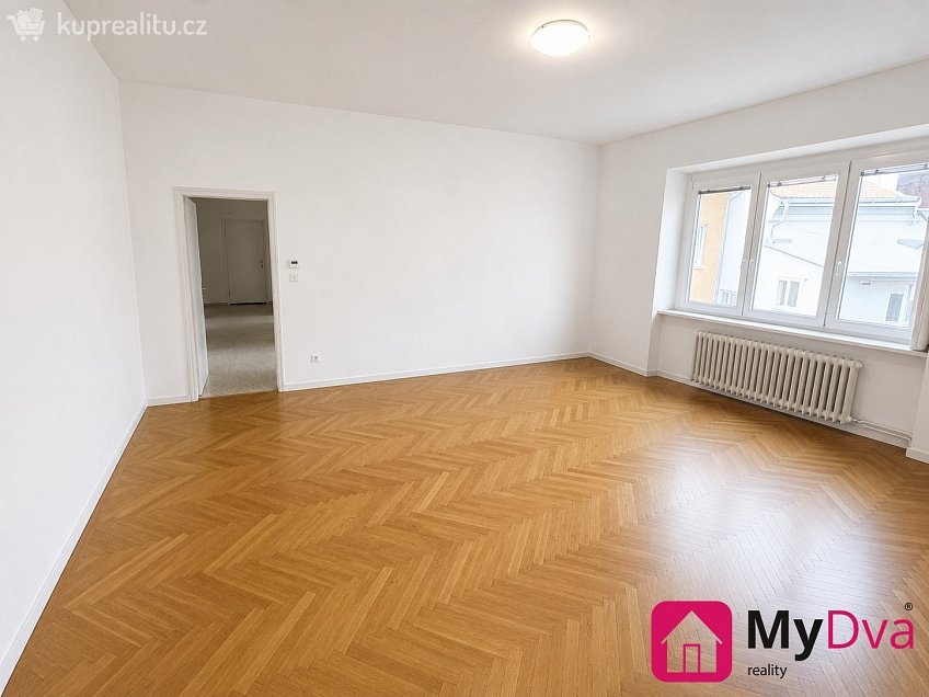 Pronájem bytu 3+1 98 m^2 Rooseveltova, Znojmo 