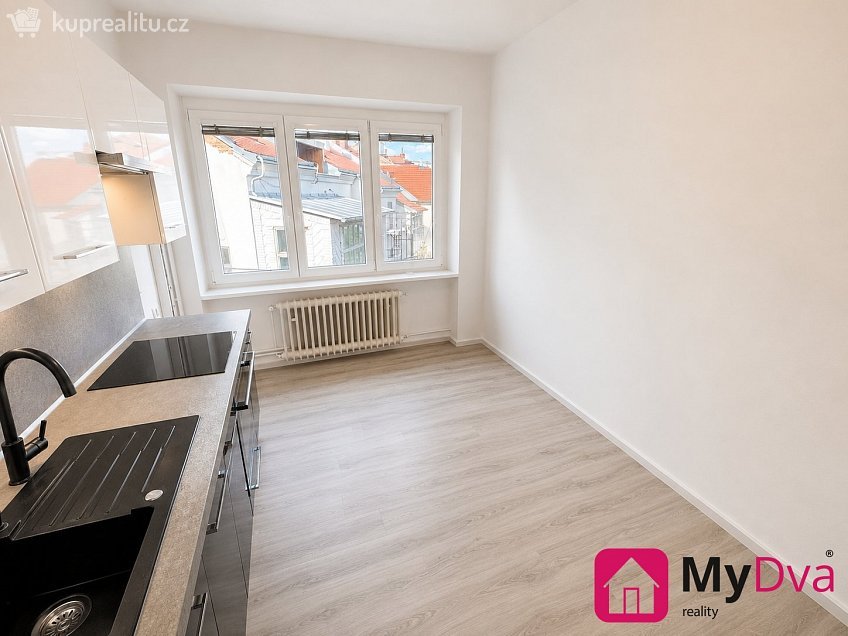 Pronájem bytu 3+1 98 m^2 Rooseveltova, Znojmo 