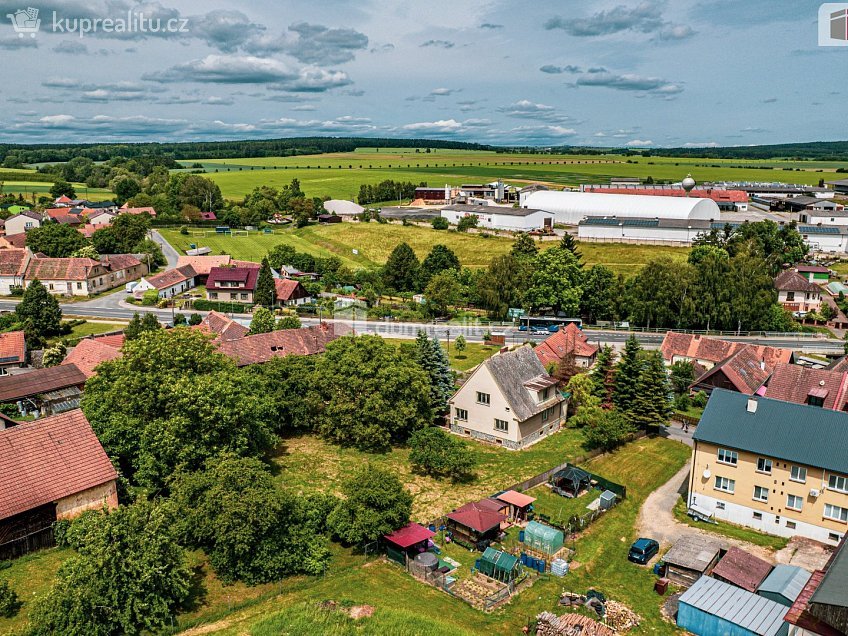 Prodej  rodinného domu 280 m^2 Výrov, Výrov 