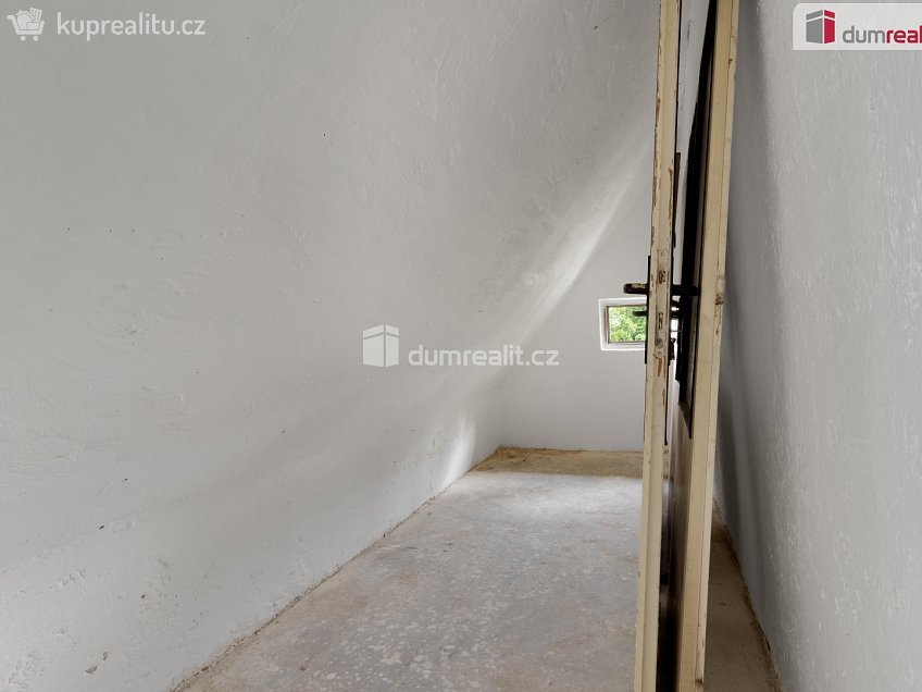 Prodej  rodinného domu 280 m^2 Výrov, Výrov 
