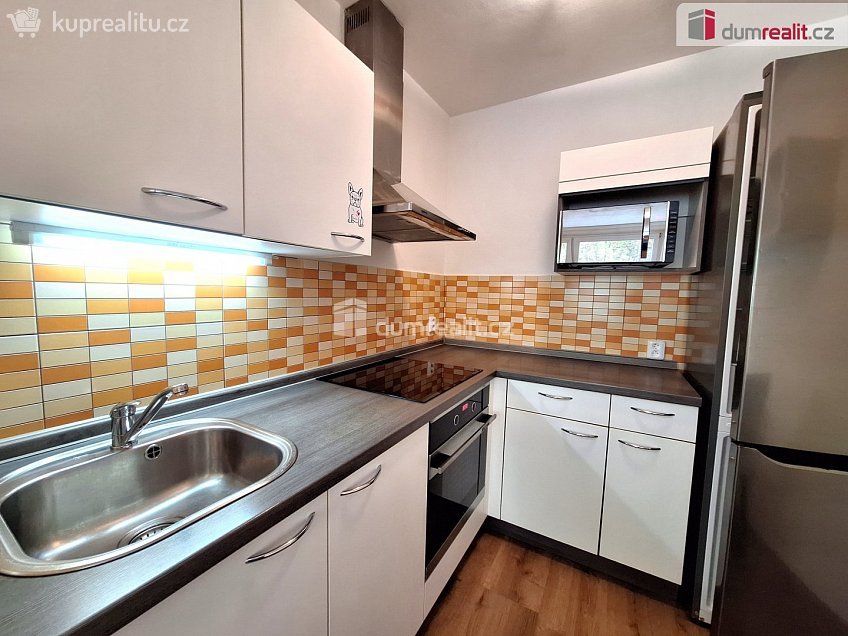 Pronájem bytu 2+kk 35 m^2 Čimická, Praha 8 
