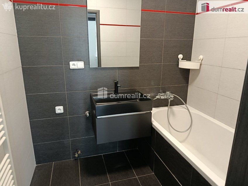 Pronájem bytu 3+kk 92 m^2 Svornosti, Praha 5 