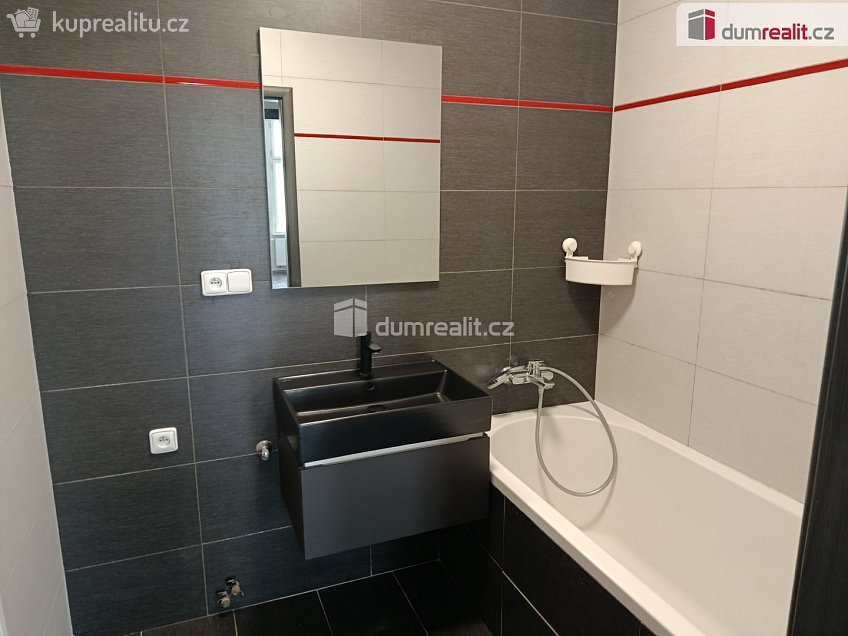 Pronájem bytu 3+kk 92 m^2 Svornosti, Praha 5 