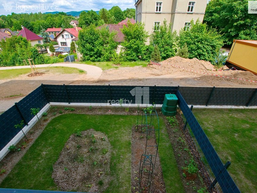 Pronájem bytu 2+kk 69 m^2 Tovární, Liberec 