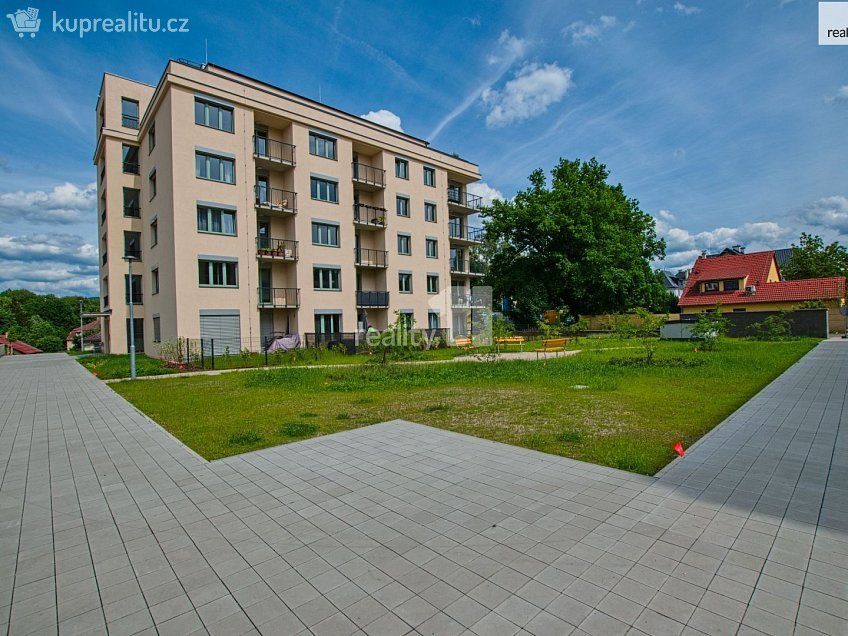 Pronájem bytu 2+kk 69 m^2 Tovární, Liberec 