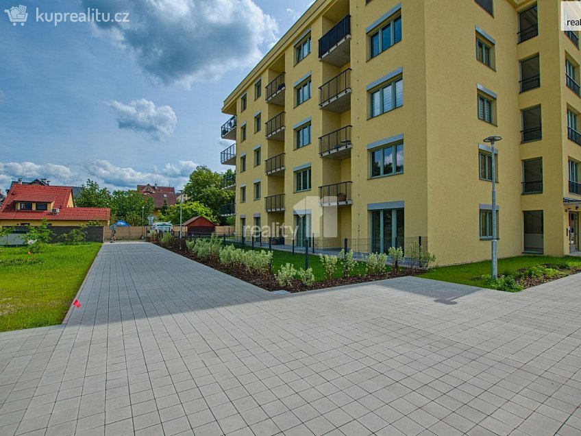 Pronájem bytu 2+kk 69 m^2 Tovární, Liberec 