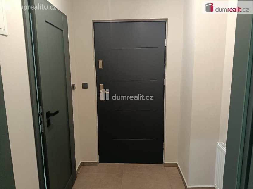 Pronájem bytu 1+1 36 m^2 Svornosti, Praha 5 