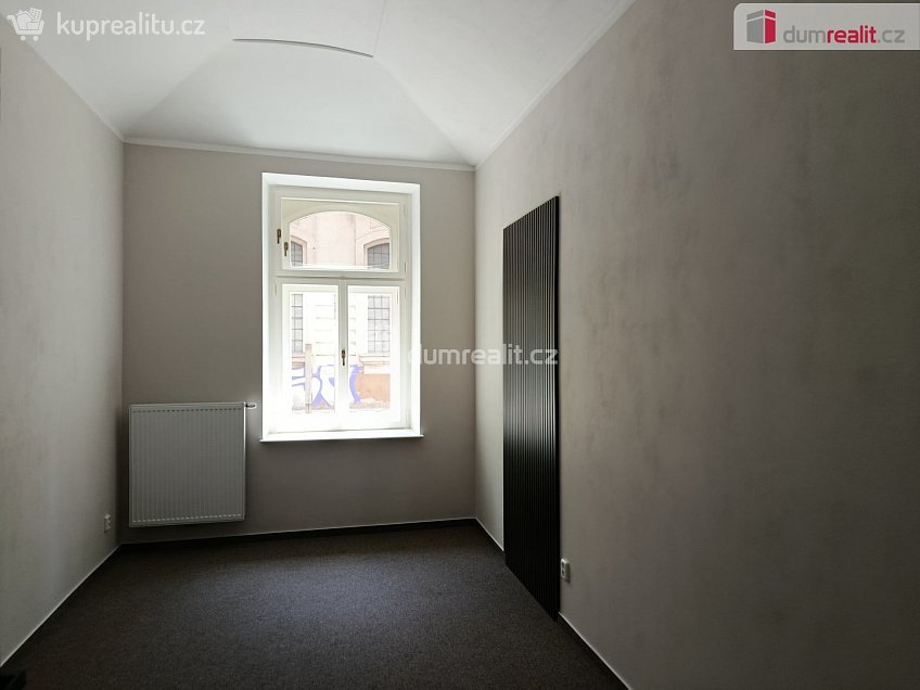 Pronájem bytu 1+1 36 m^2 Svornosti, Praha 5 