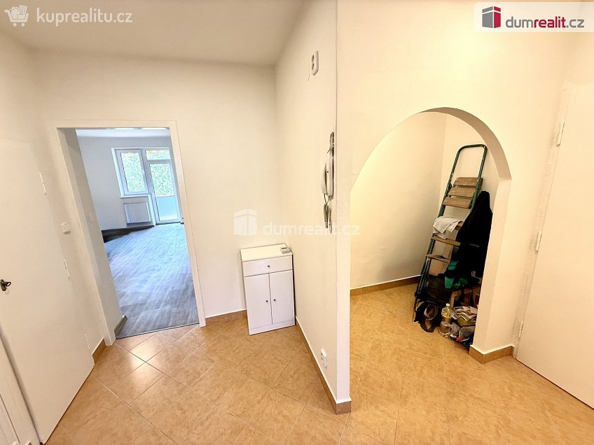 Pronájem bytu 2+1 67 m^2 Ve struhách, Praha 6 