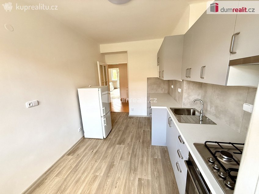 Pronájem bytu 2+1 67 m^2 Ve struhách, Praha 6 
