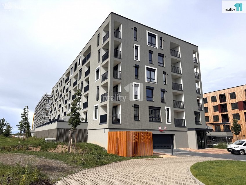 Pronájem bytu 2+kk 54 m^2 Stočesova, Praha 6 