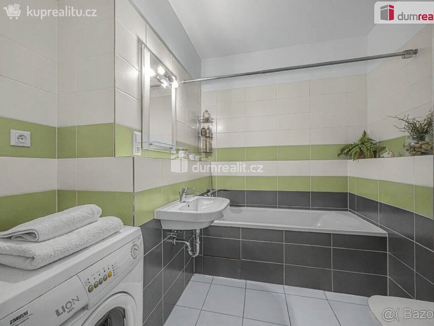 Pronájem bytu 1+kk 42 m^2 Bermanova, Praha-Čakovice 