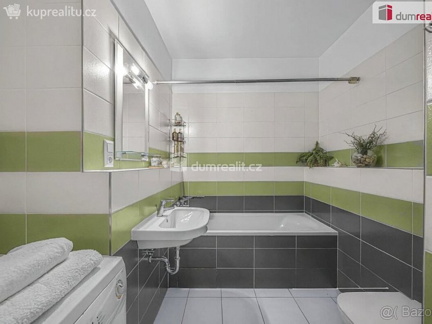 Pronájem bytu 1+kk 42 m^2 Bermanova, Praha-Čakovice 
