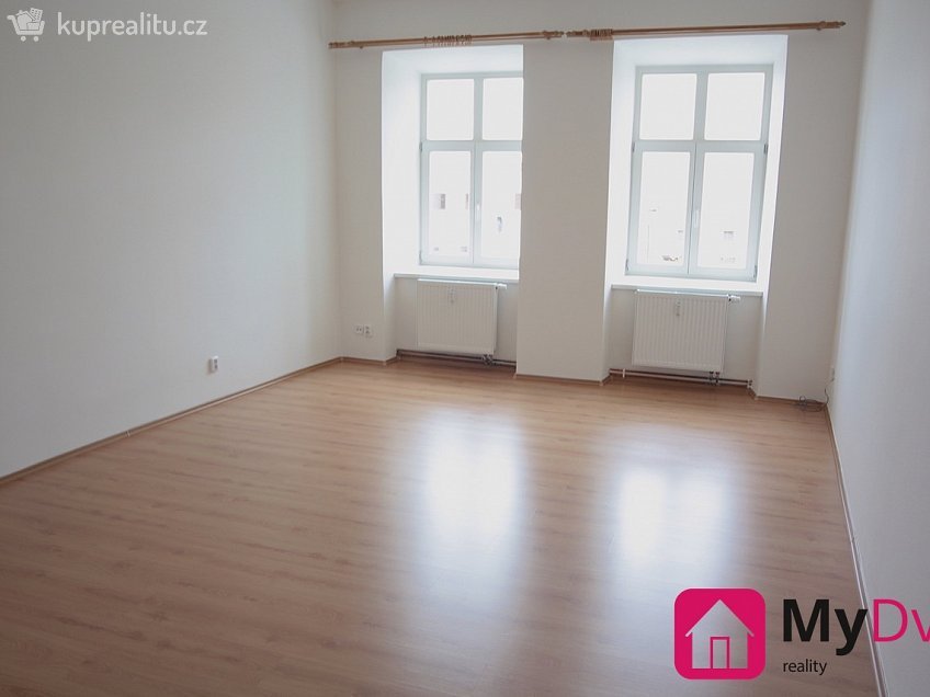 Pronájem bytu 1+kk 35 m^2 Veselá, Znojmo 