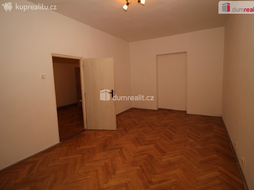 Pronájem bytu 2+1 60 m^2 Lad. Koubka, Karlovy Vary 