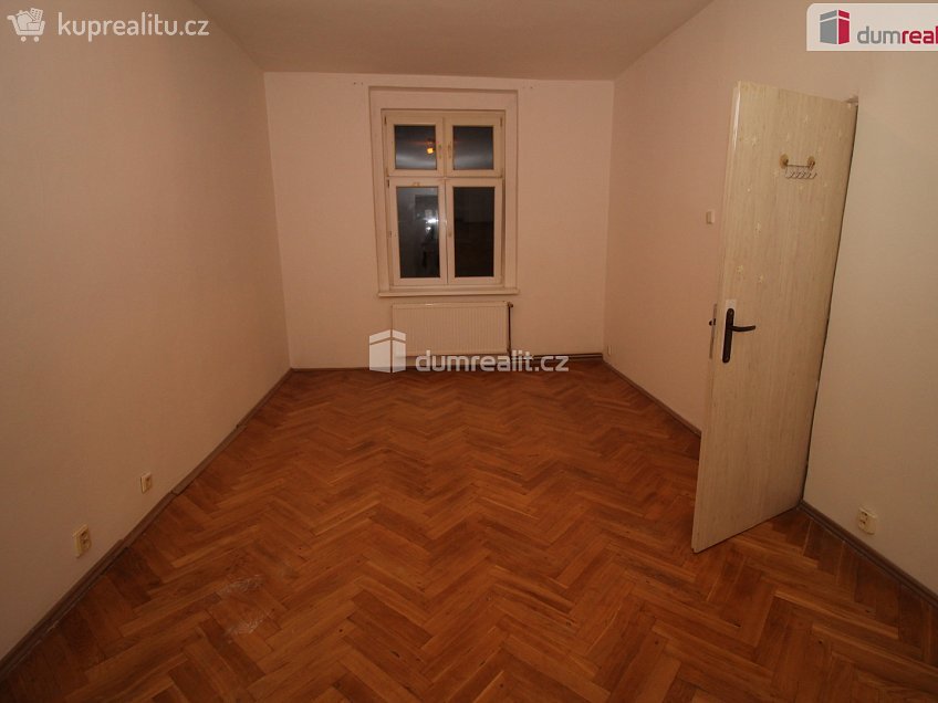 Pronájem bytu 2+1 60 m^2 Lad. Koubka, Karlovy Vary 