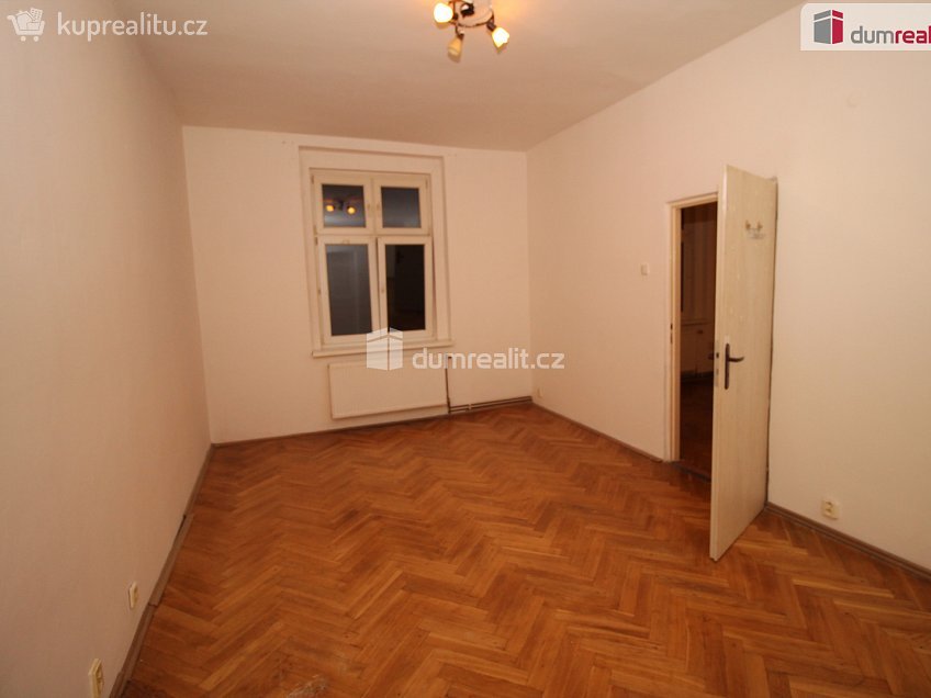 Pronájem bytu 2+1 60 m^2 Lad. Koubka, Karlovy Vary 