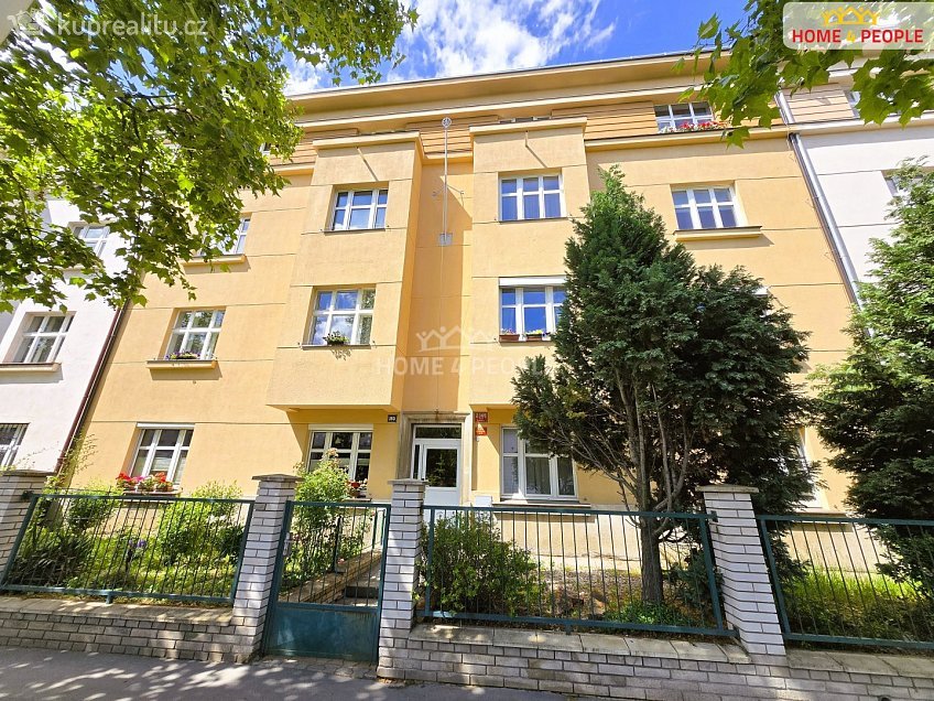 Prodej bytu 3+1 89 m^2 Hartigova, Praha 3 