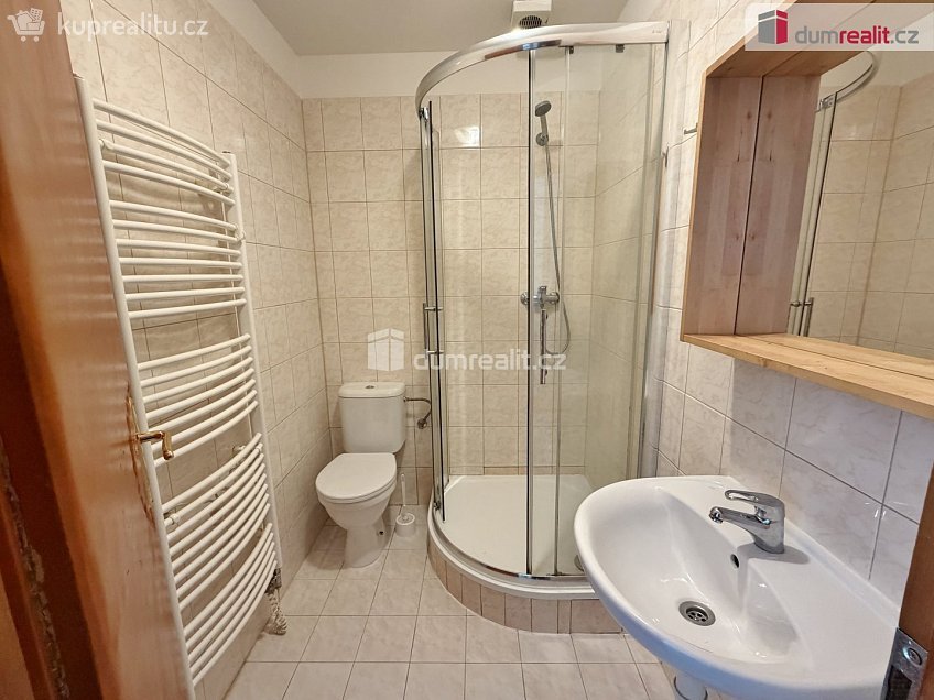Prodej  ubytovacího zařízení 85 m^2 Donská, Praha 10 