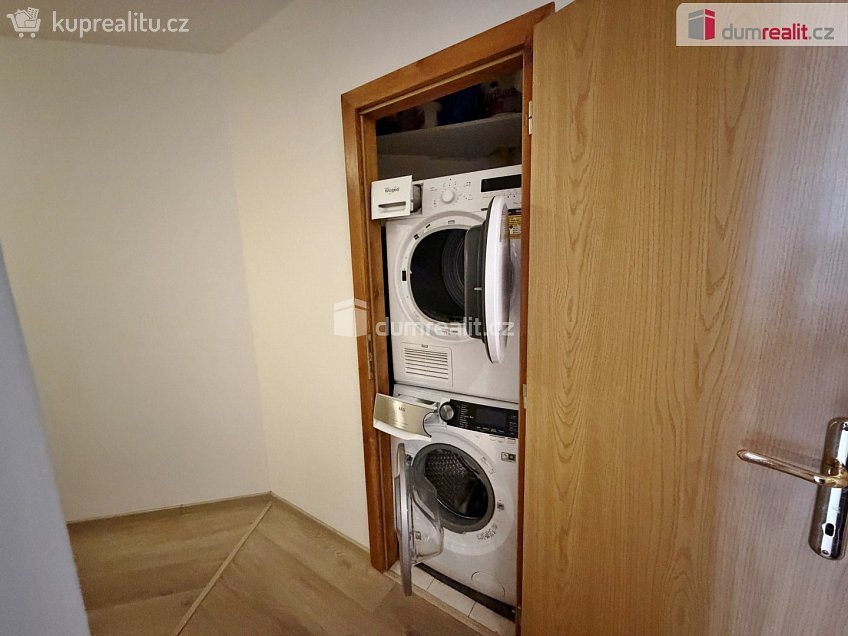 Prodej  ubytovacího zařízení 85 m^2 Donská, Praha 10 
